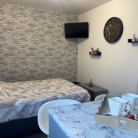 Appartement Residence Theatre Sens Esterno foto
